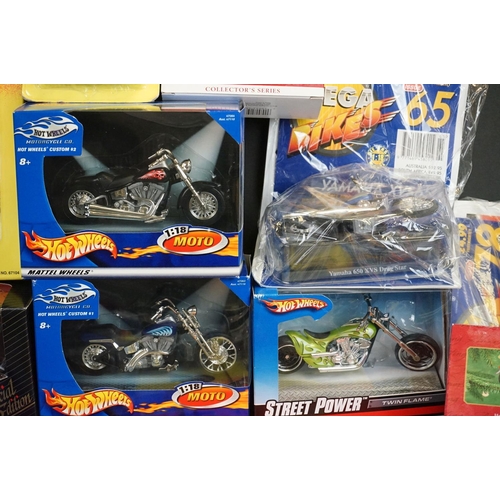 1134 - 28 Boxed & carded diecast model motorbikes to include Mattel Hot Wheels, Matchbox Harley Davidson an... 