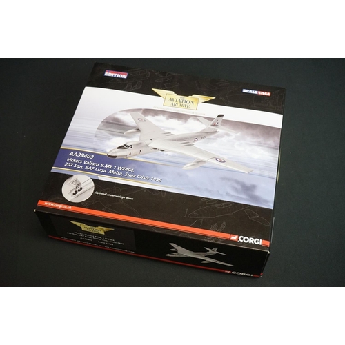 1136 - Two boxed ltd edn Corgi 1/144 The Aviation Archive diecast model planes to include AA31605 Handley P... 