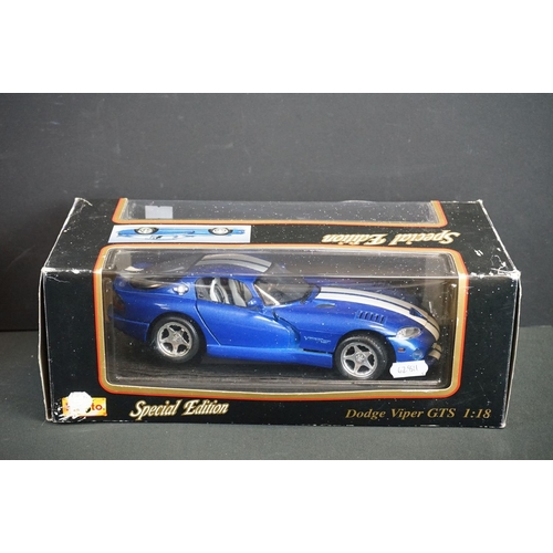 1138 - Five boxed 1/18 diecast models to include Sun Star European Collectibles 4972R 1981 Ford Escort, UT ... 