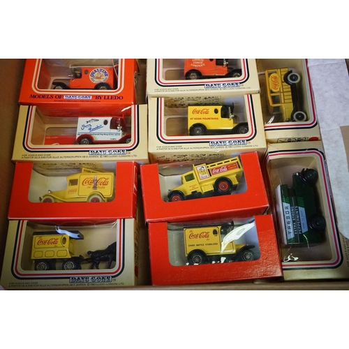 1155 - Boxed cased Matchbox Models of Yesteryear ltd edn Preston Tramcar diorama set (some parts loose) plu... 