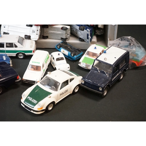 1157 - Quantity of plastic & diecast models to include Zaragoza Vam, Lucky (Hong Kong), Polistil, Corgi