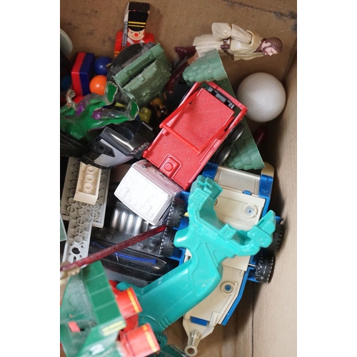 1165 - Collection of plastic, tin plate & diecast models to include Britains, ERTL, Triang etc plus a quant... 