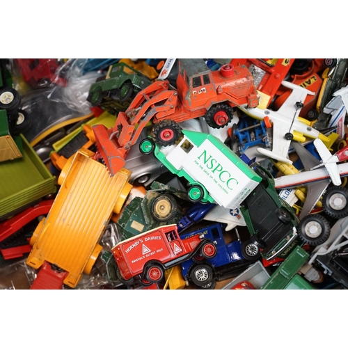 1166 - Collection of boxed & unboxed play worn diecast models to include Corgi, Lledo, Polistil, Matchbox e... 