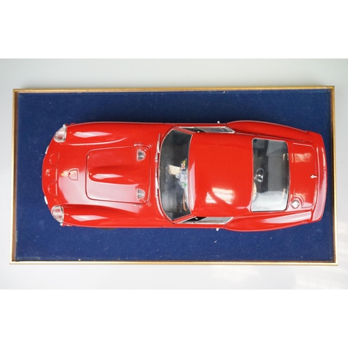 1170 - Revell Ferrari 250 GTO 1:12 scale 1992 diecast model housed within a glass case (diecast vg)