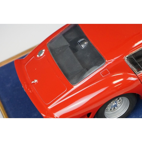 1170 - Revell Ferrari 250 GTO 1:12 scale 1992 diecast model housed within a glass case (diecast vg)