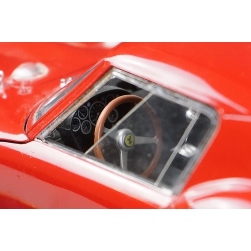 1170 - Revell Ferrari 250 GTO 1:12 scale 1992 diecast model housed within a glass case (diecast vg)