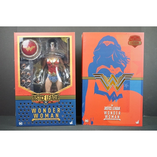 1364 - DC - Boxed Hot Toys Wonder Woman 1/6th Comic Book Concept Figure in original shop box, figure vg