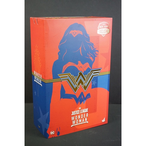 1364 - DC - Boxed Hot Toys Wonder Woman 1/6th Comic Book Concept Figure in original shop box, figure vg