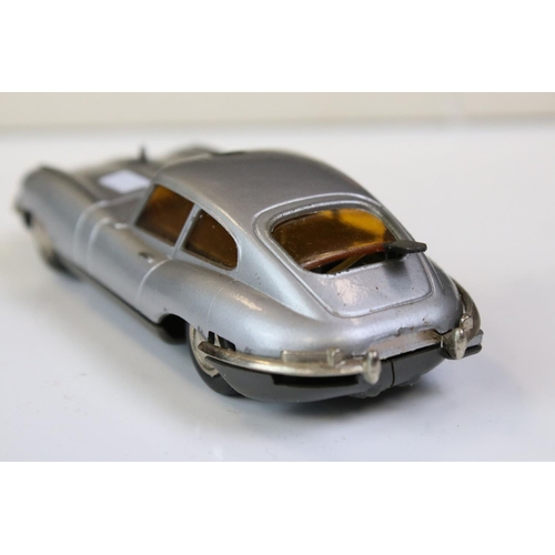 1269 - Boxed Schuco Fernlenk-Auto remote control 3000/1 Jaguar E Type tin plate car in silver, complete wit... 