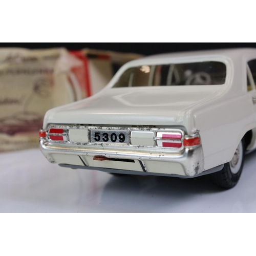 1270 - Boxed Schuco Elektro Fernlenkauto Opel Admiral remote control tin plate car in white, complete with ... 