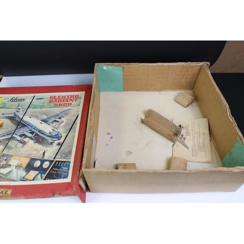 1281 - Boxed Schuco Elektro Radiant 5600 BOAC Airliner, tin plate, battery operated, model in vg condition ... 