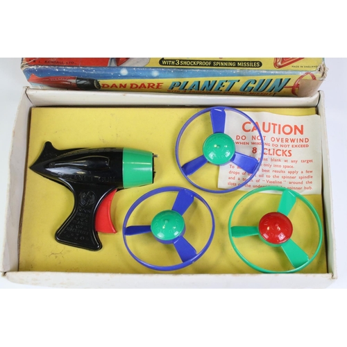 1393 - Boxed Merit J & L Randall Ltd 1950s Dan Dare Planet Gun with three shockproof spinning missiles (one... 