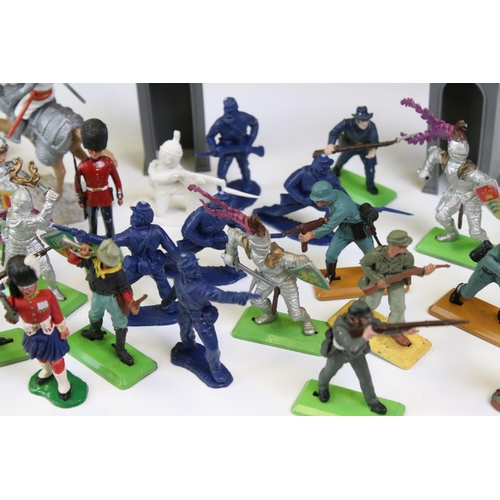 1311 - Collection of plastic figures and soldiers to include Britains Deetail, Timpo, Cherilia and unmarked... 