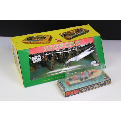 1313 - Boxed Reamsa (Spain) ref 13 Desfile Infanteria Diorama plastic figure set, complete, plus a boxed Di... 