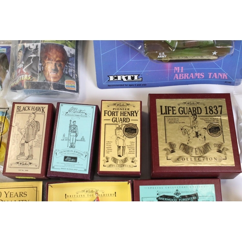 1314 - Five boxed Britains metal figures to include 5948, 8823, 8818, 8824 & Collectors Club Truncheon Jema... 