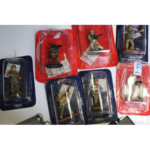 1315 - Collection of 65 Del Prado military figures to include 37 carded/boxed & 28 x uncarded plus a boxed ... 