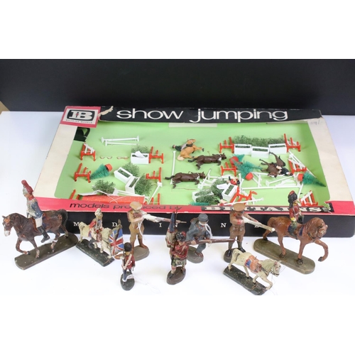 1316 - Boxed Britains Show Jumping 7594 plastic figure set, near complete with box missing window, plus 8 E... 