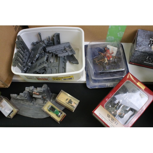 1317 - Quantity of various military plastic kits and war gaming accessories and items to include scenery, t... 