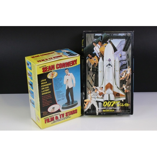 1408 - Boxed Doyusha James Bond 007 Moonraker Roger Moore as James Bond plastic figure kit set plus a boxed... 