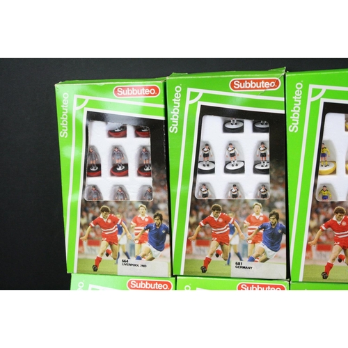 1342 - Subbuteo - 14 Boxed LW teams to include 743 Arsenal 2nd, 707 Chelsea, 701 Crystal Palace, 702 Covent... 