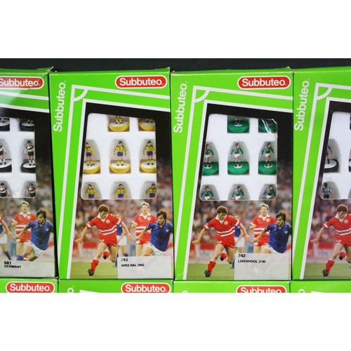 1342 - Subbuteo - 14 Boxed LW teams to include 743 Arsenal 2nd, 707 Chelsea, 701 Crystal Palace, 702 Covent... 