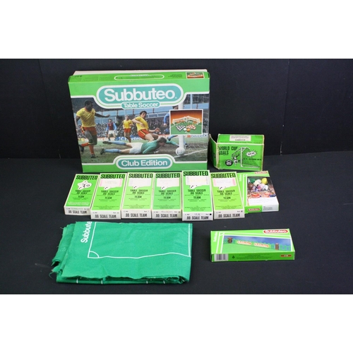 1343 - Subbuteo - Collection of HW & LW Subbuteo to include 6 x boxed teams (3 x Liverpool variants, West G... 