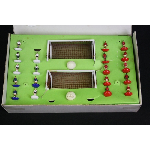 1344 - Subbuteo - Quantity of HW Subbuteo to include boxed Arsenal 16 team (complete), boxed Continental Di... 