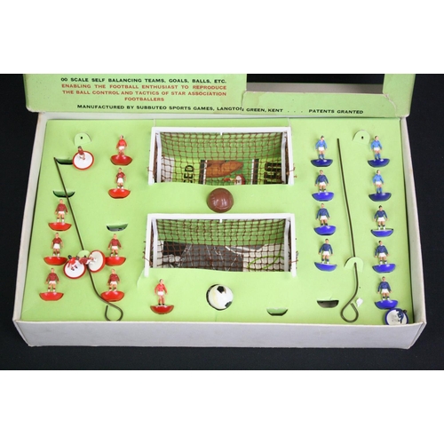 1347 - Subbuteo - Quantity of play worn HW Subbuteo to include 2 x box sets (Continental Display & Display ... 