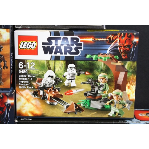 1425 - Star Wars - Five boxed Lego Star Wars sets to include 9490 Droid Escape, 9488 Elite Clone Trooper & ... 