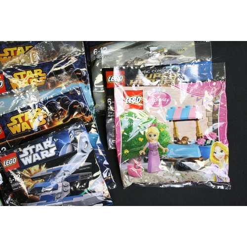 1433 - Lego - Six boxed Lego Super Heroes sets to include 4529 Iron Man, 4527 The Joker, 4530 Hulk, 4528 Gr... 