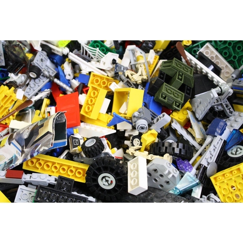 1435 - Lego - Collection of mixed Lego to include Technics, bricks, instructions, mini figures, featuring S... 