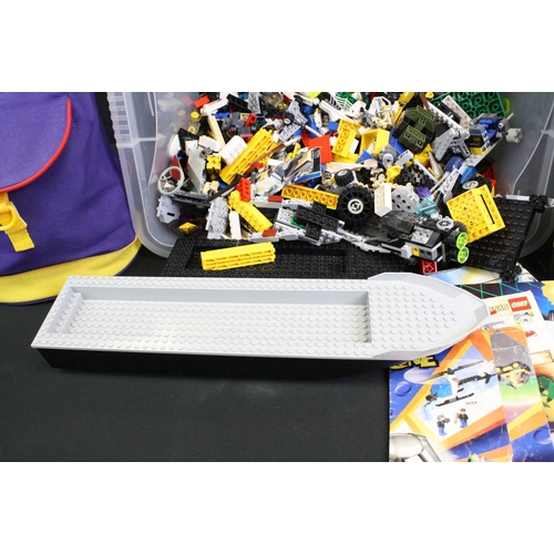 1435 - Lego - Collection of mixed Lego to include Technics, bricks, instructions, mini figures, featuring S... 