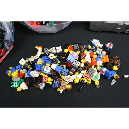 1442 - Lego - Large collection of Lego bricks, accessories and Minifigures, featuring Lego Creator parts, s... 