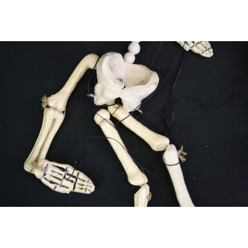 333 - Original boxed Pelham Puppet Skeleton puppet in a gd condition with some string tangle & wear, fair ... 