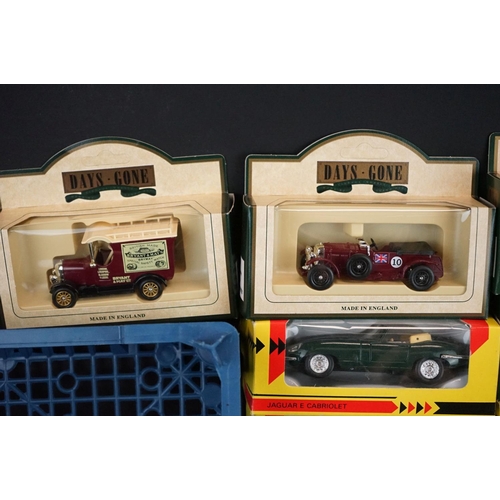 1095 - Quantity of boxed & unboxed diecast models to include boxed Lledo & Shell, play worn Matchbox SuperK... 