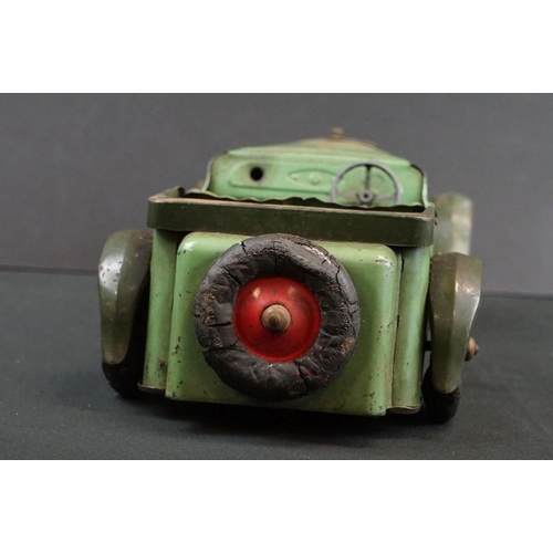 1279A - Early to mid 20th C 1936 Ford model car in green, construction built, clockwork with key, approx. le... 