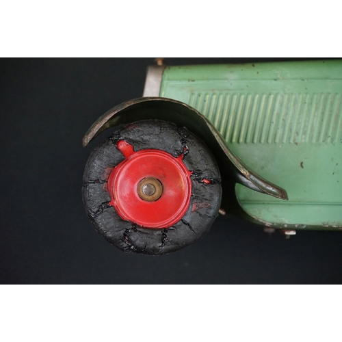 1279A - Early to mid 20th C 1936 Ford model car in green, construction built, clockwork with key, approx. le... 