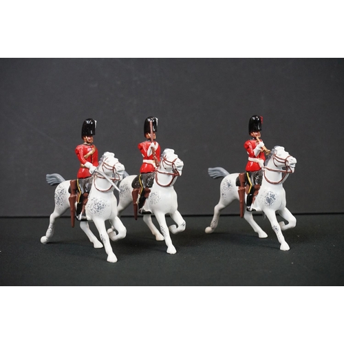 1300 - 14 Contemporary Britains metal figures to include horseback and guards