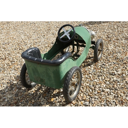 1171 - Vintage tin plate pedal car with 1939 registration, unmarked, green body with black seat, approx len... 