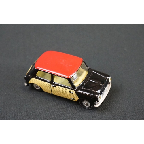 1217 - Boxed Corgi 249 Mini Cooper with de-luxe wickerwork diecast model with black body, red roof and pale... 