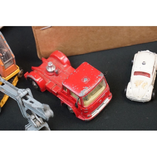 1235 - 20 Mid 20th C onwards play worn diecast models to include Corgi, Britains, Matchbox and Dinky, featu... 