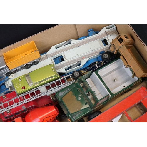 1235 - 20 Mid 20th C onwards play worn diecast models to include Corgi, Britains, Matchbox and Dinky, featu... 