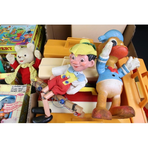 1371 - Collection of Rupert Bear items to include 6 x boxed jigsaw puzzles, carded figures, boxed figure se... 