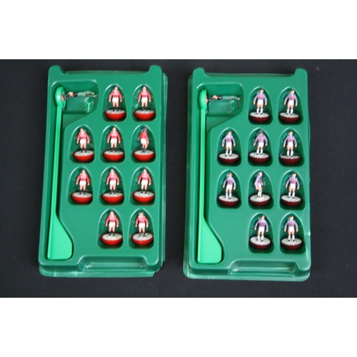 1350 - Subbuteo - 8 Boxed and 4 Unboxed Subbuteo teams featuring HW, LW & Zombies examples to include Arsen... 