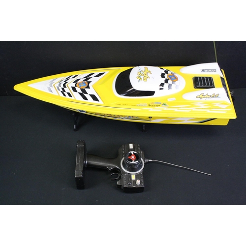 1372 - Collection of mixed toys to include a Maisto R/C car with controller, Hydra R-8 Jet-Marine R/C boat ... 