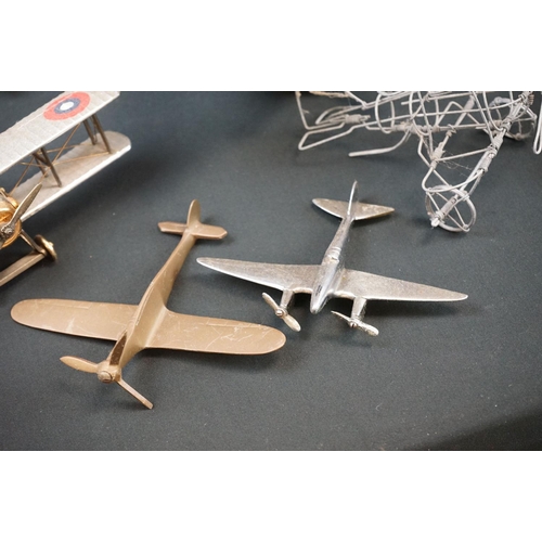 1179 - Collection of 16 metal aeroplane models to include desktop brass spitfires, diecast models (featurin... 