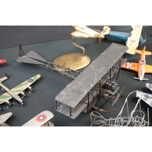 1179 - Collection of 16 metal aeroplane models to include desktop brass spitfires, diecast models (featurin... 