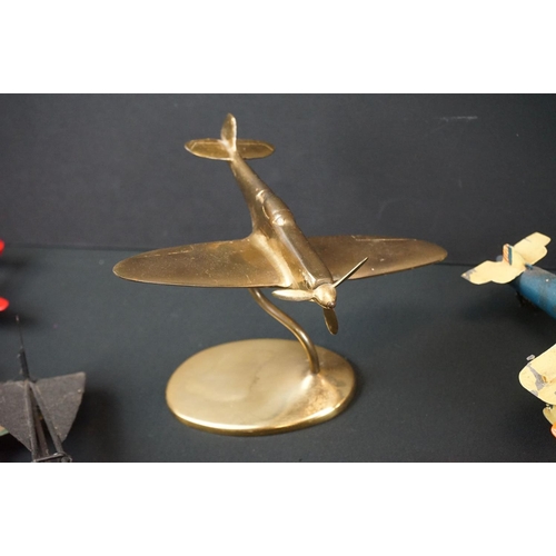 1179 - Collection of 16 metal aeroplane models to include desktop brass spitfires, diecast models (featurin... 