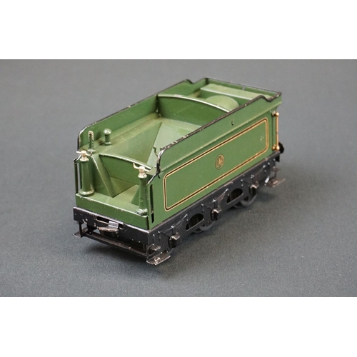 228 - Boxed Hornby O gauge No 3C Clockwork Locomotive Caerphilly Castle 4-4-2 with boxed No 2 Special GW T... 