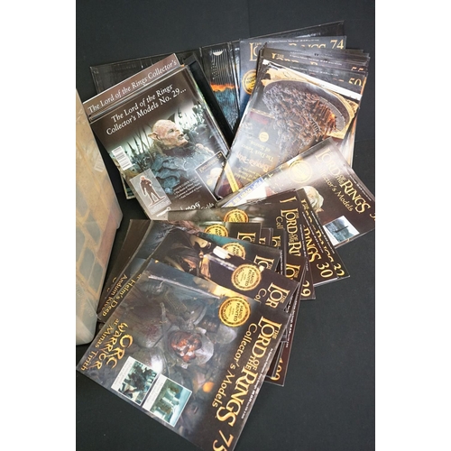 1453 - 100 boxed Eaglemoss Lord Of The Rings Collectors Models with associated magazines (vg overall)